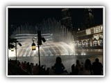 20 Wir sind bei Wasserspielen am Burj Kalifa